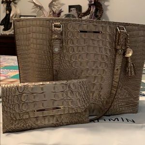 Brahmin Purse & Wallet